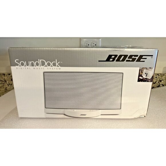 Bose SoundDock Digital Music System White 277378-129 Complete In Box - Picture 6 of 7